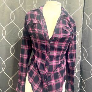 Cute Rock 47 top by Wrangler size M fits like a small